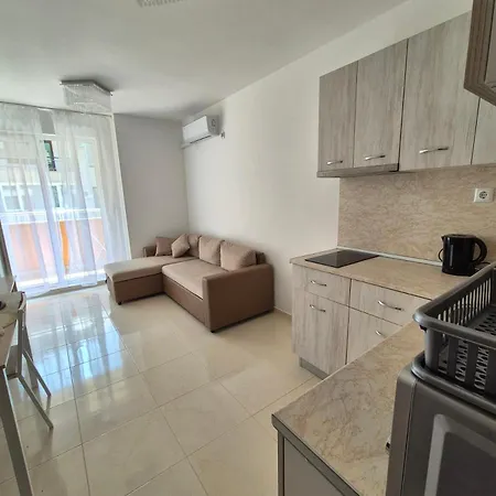 комфортен лазур 아파트 *