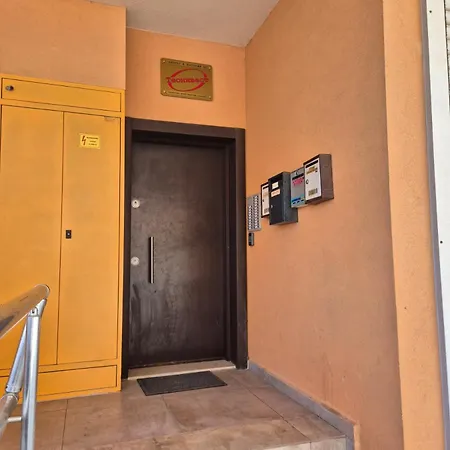 комфортен лазур 아파트 *